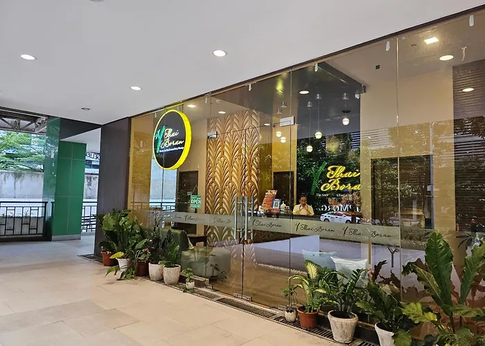 D' Clark's Haven In It Park, T2-21 3* Cebu