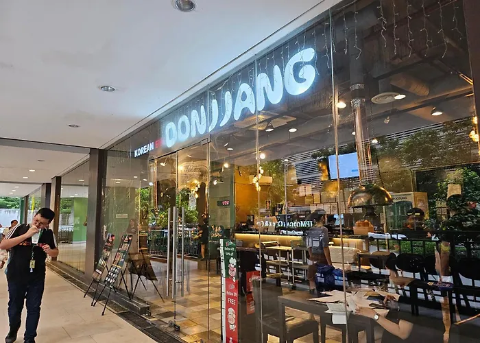 D' Clark's Haven In It Park, T2-21 3* Cebu