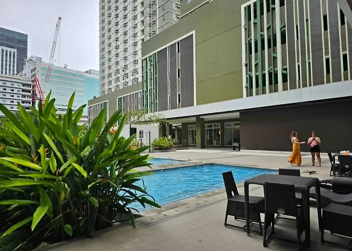 D' Clark's Haven In It Park, T2-21 3* Cebu